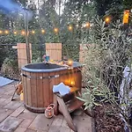 Holiday park Boself 4pers Met Hottub Diessen