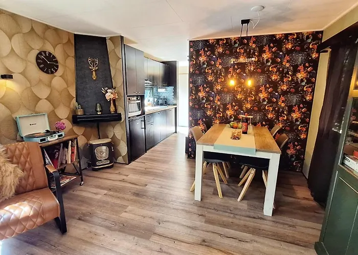 Boself 4pers Met Hottub * Diessen